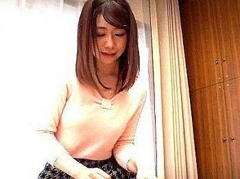 ＜童貞筆おろし！＞マジで？人妻か？！パーフェクトボディ極エロ奥さん！チェリー君エロ行為シテクレチャウ！！！