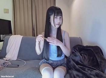 [エロライブチャット]【至高の清楚ギャップ】お淑やかな美少女が「M字開脚」で全てを晒す&hellip;ｗ 綺麗な乳を揺らしながら指を奥