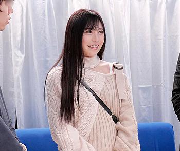 【MM号】『指入れ痴漢で声が我慢出来たら賞金ゲット！』SSS級美女が男優のテクニックで絶頂させられちゃう！！