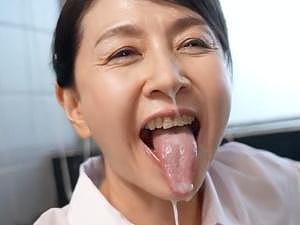【初撮り六十路熟女】「栗の花の匂いが…」孫が３人もいるおばあちゃんが若いチ●ポとザーメンにまみれちゃうマニア向け動画