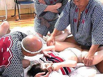 <町内会の祭り>「ヤメテクダサイ…」ふんどし姿のスレンダー美乳奥さん人妻!祭り男たちに犯されレイプに! <町内会の祭り>「ヤメテクダサイ…」ふんどし姿のスレンダー美乳奥さん人妻!祭り男たちに犯されレイプに!