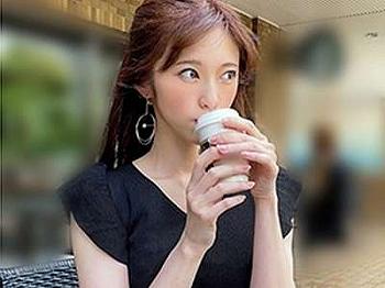 【美人&times;素人】素人企画でスラリ美脚レッグ足コキM男責めプレーや騎乗位セックスして27歳スレンダー美人がエロエロ！