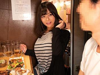 夫婦喧嘩して気晴らしに居酒屋で一人飲みしてる可愛い若妻ナンパ❤口説き落しお持ち帰りしてむっちり爆乳揉んで生ハメ膣内射精！