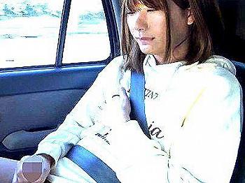 ＜現役大学生！＞「マジか？股間・・・？」スレンダー美乳可愛い女の子？否ニューハーフか？調教デビューすっぞ！！！