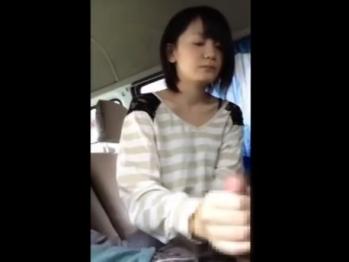 【個人撮影】車内に連れ込んだ少女(1●歳)に性奉仕をさせてるヤバイ動画…