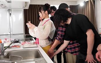 【美人×企画】お願いしておっぱいを揉ませて貰ったら乳首がビンビンに勃起してて超エロい！ 「入れていいよ 来て」