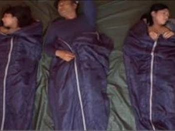 @美乳,エロ動画@人妻たちとキャンプ！テントで一緒に寝ていた魅力的な大きなおっぱい奥様と不倫H！ギンギン確定