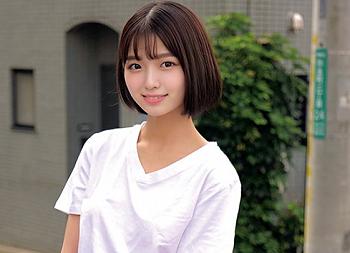 【素人ナンパ女子大生】恥ずかしそうに勃起ペニスに乗り込む美乳娘！腰を動かすほどの刺激が走る