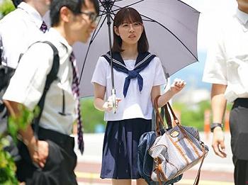 【女子校生】マジメな制服美少女が合宿先で痴女に豹変！相部屋になった部活顧問を夜這いしながらチンポに跨り杭打ちしちゃう