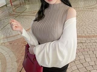 〖素人ナンパ〗服の上からでも分かる巨大な乳房　パイズリが気持ち良すぎてヤバ～い