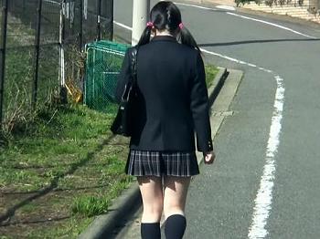 【女子校生野外輪姦レイプ❤素人】下校中に拉致さた女子校生…強姦魔達におっぱいパイパンマ〇コ弄られ身悶え生ハメされ膣内射精