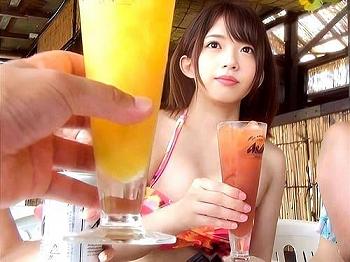 【素人ナンパハメ撮り】ビキニ姿の美少女系素人ギャルの割れ目弄って舐めて電マ当て、おチンポしゃぶってしごいて蜜壺挿入絶頂。