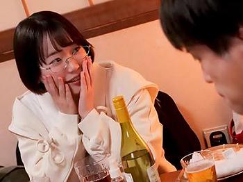 【女子大生×淫女】真面目で清楚な大学サークルの先輩が酔って淫女に変わりトイレで激しく交わるｗｗｗ