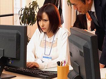 『彼氏&hellip;飛ばすぞ&hellip;』絶倫上司のセクハラ脅迫！卑劣な中出しレイプで服従したエロ巨乳OLをホテル連れ込み言いなり奴隷調教！