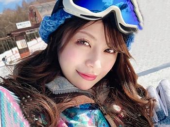 《素人ナンパ》ゲレンデで見つけた友達連れの美少女ナースをGET！エロ美乳なビッチをお漏らしさせエビ反り騎乗位中出しパコ♡