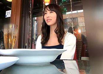 【素人人妻ナンパハメ撮り】六本木でナンパした巨乳美人妻をホテルに連れ込んでフェラ、手コキ、パイズリ、肉棒生挿入ハメ撮り。