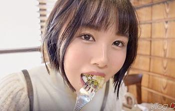 【個人撮影・デート】おおお～美味しく食べる君の口へ僕のチンコも挿入するから食べてね♡