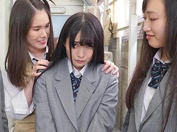 ＜女子高生ｘVR＞いじめられっ子の制服美少女がクラスメイトに脅されて友達チン〇をしゃぶらされる！