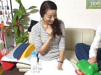 【連れ込み】若い男の自宅にナンパお持ち帰りされた四十路素人奥さんを盗撮隠し撮り⁉旦那裏切る浮気妻がエロ不倫セックスに！