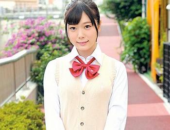 清楚系ＪＫ中出し！下校途中の女子校生が、新飲料水のモニターに協力するが、中身は強力な利尿剤だった！
