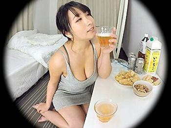 桐山瑠衣【VR】今晩はしっとり2人で家飲み。美味しそうにお酒を飲む笑顔！ご注意ください！イメージビデオで猥褻行為ないです
