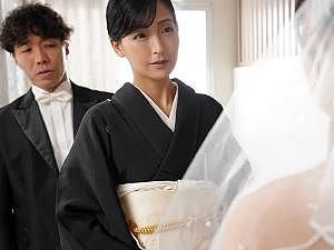 「幸せになってね&hellip;」披露宴の裏で行われてしまった不道徳セックス！！女は罪悪感にさいなまれながらも若いチ●ポに狂って&hellip;
