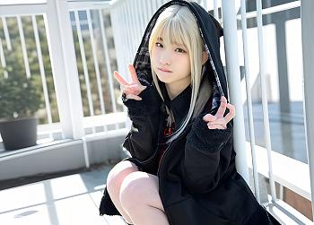 儚さを感じる無垢な小柄な貧乳ロリ少女がおじさんチンポとイケナイコト！