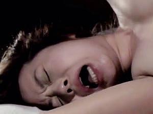 「お尻の穴、イヤらしいなあ！！」変態すぎる義父による羞恥プレイ！！肛門にスプーンまで突っ込まれてしまった嫁は…