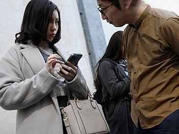 《NTR》麗しの妻が若者に魅了され激しい愛撫で昇天の境地へ導かれる瞬間がたまらない！ｗｗｗ