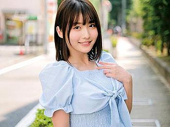 〔人妻×素人〕豊かな胸を持つ魅力的な成熟女性が純粋な少年の初めての恋を導く！激しい愛撫で子宮の奥底まで貫き多量の精液を爆