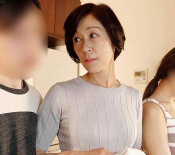 【堀美也子】義母のオナニーを見て欲情する婿&hellip;一方義母も欲求不満でムラムラ若いチンポにとびつく！