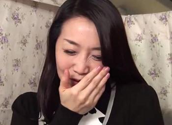 【人妻ナンパ】清楚に見えてドスケベなセレブ奥様ｗ下着チェックで自ら脱ぎだして肉棒ピストンをおねだり！