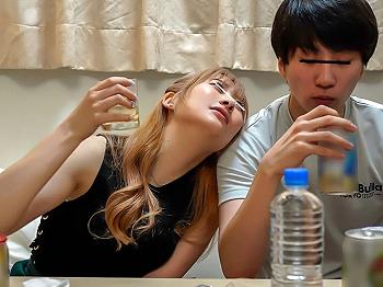 【女友達×イキ我慢】『先イッたら負けだからね!』友達同士の男女が酒に酔った勢いでイカせ合い!お互い大興奮のエロ連続中出し