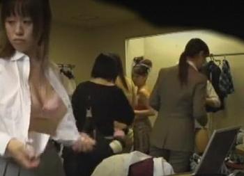 JK下着ショーを盗撮。