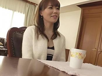 【人妻ナンパ】清楚で綺麗な38才美魔女奥さんの豪邸拝見！結婚15年目で長年ご無沙汰な美女が他人棒にNTR堕ちして昇天イキ