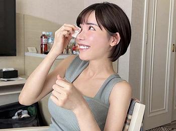 【トップ女優の涙のエロ復活】『もう…我慢できない…』人気AV女優が感傷的な涙から一転、エロの力で生き返る！！敏感ボディが