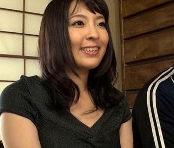 ［騎乗位×母の友人］身体も表情も、溢れ出す感情を隠せず、恥ずかし気もなく絶頂へと達する人妻