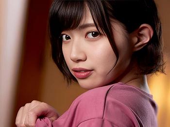 ＜夜這いNTR＞友達の彼氏を寝取るムチムチエロな小悪魔美少女！彼女の隣で濃厚キスで発情させデカ尻騎乗位&rarr;淫乱SEX♡