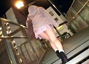将来声優志望の美少女がデカチンに突かれ鳴きまくる！
