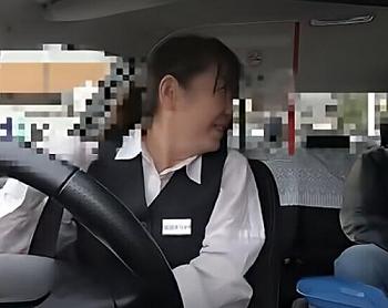【完熟おばさん】熟女のタクシー運転手が車内で生々しい性行為
