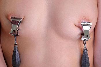 【鉄拘束蹂躙】スレンダー美少女コルセット締め上げ鉄具自由奪い性玩具扱い！痛み快感生実感叩きスパンキング中出し絶叫！