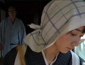 【ヘンリー塚本】物書きのおじさんの下で働く女中が物書きと肉体の交わりになる昭和セックス