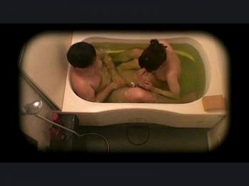 【企画盗撮&times;近親相姦禁断の衝撃展開】美熟女AV女優の姉が童貞弟の風呂に全裸乱入！濃厚マン汁オナニー見せつけからドM弟を狂