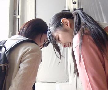 ［素人ナンパ］怪しい膣内洗浄デトックスｗｗ純真無垢なJK2人を騙しセクハラ痴漢で陰部を悪戯‥発情マンコに肉棒挿入即ハメ