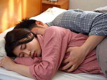 エッチ無しの夫婦交換だったが裏切るエロ旦那！抵抗する巨乳奥様だが…強引にちんぽハメられ喘ぎちらしてイキまくる淫乱ぶり！