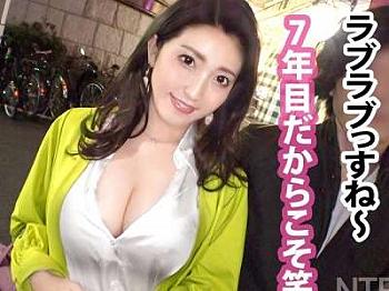 【熟女×素人】夫の眼前でリベンジ仕返しな人妻NTR不貞セックスする色気ムンムン美人の34歳の人妻熟女！