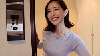 ＜人妻＞美尻隣人の篠田ゆうがエロすぎ！『子宮に当たるう♡』デカチン激ピス子宮口ほじくり中出し！