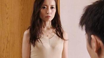 【美谷雪絵】どうせ俺なんて…オナニー見られ甥っ子に襲われそうになった叔母さんと汗だくの生エッチ