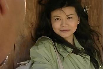 清水芳江という女は実業界では才媛で通る敏腕社長であるが人には言えぬ露出青姦趣味がありその変態行為を続けて早10年に…