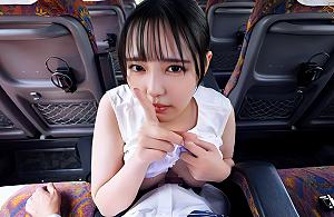 修学旅行でぼっち行動してた真面目だけどエロいカラダな爆乳先生！